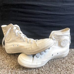 Womens converse one of a kind off white size 6 womens size 4 mens